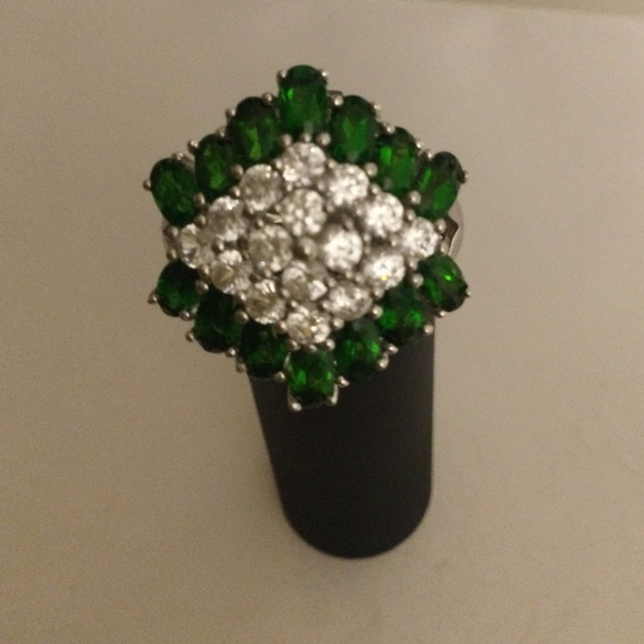 Jewelry - Sterling silver Chrome Diopside and white Zircon ring in size 10 NWOT